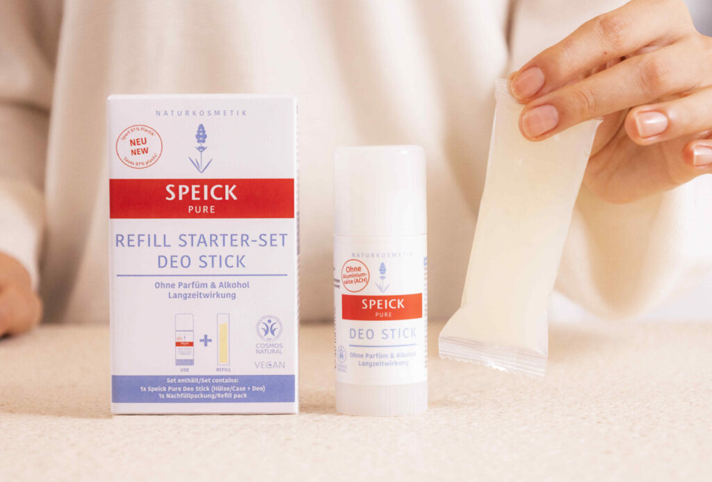 Nachhaltigkeit: Speick Pure Deo Stick als Refiller. Primär- und Sekundärverpackung sowie Refill-Beutel.